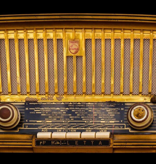 radio_1682531_1280